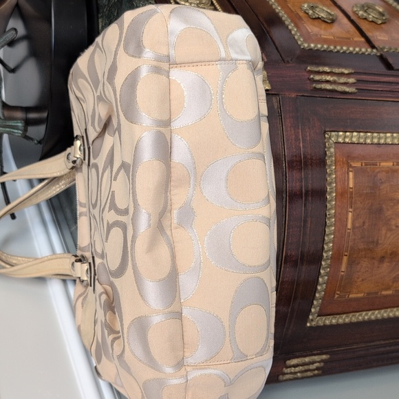 Coach Poppy 2010 Signature Gold 2 Way Satchel/Crossbody - Picture 8 of 15